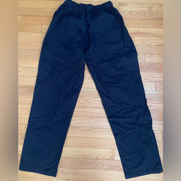 MOBB Uniform Tops & Bottoms Unisex - Picture 5 of 15